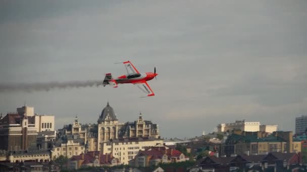 Världsmästare i aerobatik — Stockvideo