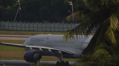 Nordwind Airbus A330 kalkıyor.