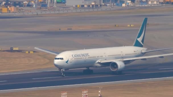 Cathay Pacific Boeing 777 salida de Hong Kong — Vídeo de stock