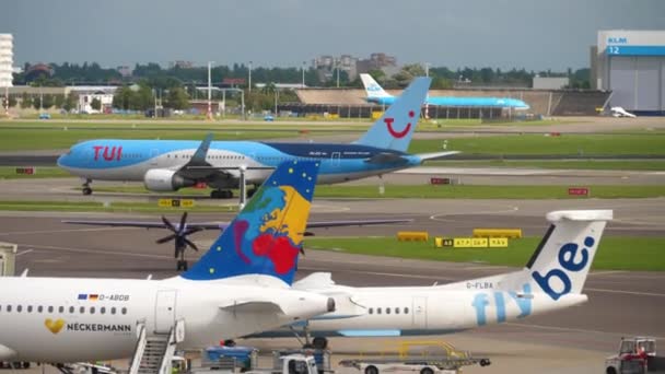 TUI Voar Boeing 767 taxiagem — Vídeo de Stock