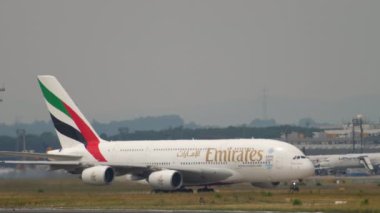 Emirates Airbus 380 taksicilik