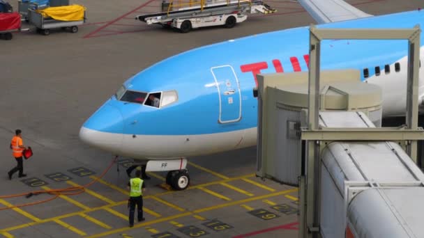 Tui Fly Boeing 737 koniec kołowania — Wideo stockowe