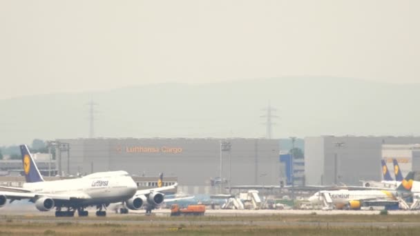 Αναχώρηση Lufthansa Boing 747 — Αρχείο Βίντεο