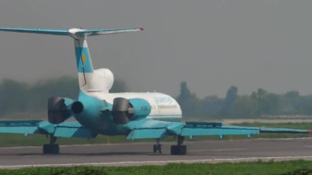 Kazakistan Tupolev 154 atterraggio — Video Stock