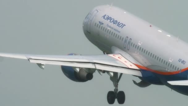 Aeroflot A320 departure at rain — Stock Video