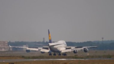 Frankfurt 'a Jumbo inişi