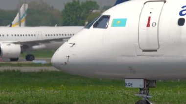 Hava Astana Embraer taksicilik