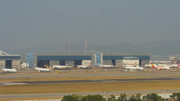 Chek Kap Kok havaalanı, zaman ayarlı. — Stok video
