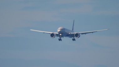 Aeroflot Boeing 777 inişi