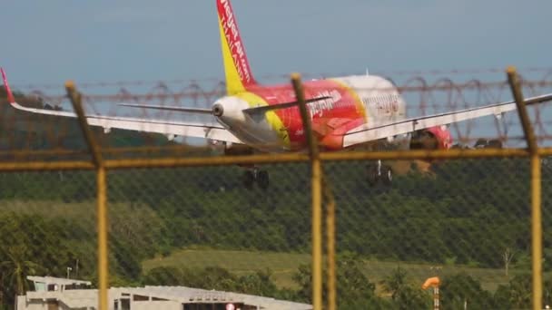 Flugzeug Airbus 320 bei der Landung — Stockvideo