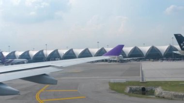 Suvarnabhumi havaalanında uçak taksi, Bangkok