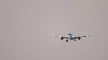 Boeing 787 Dreamliner yaklaşıyor