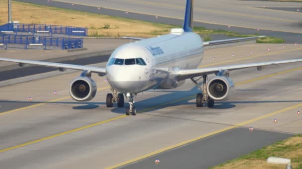 Lufthansa Airbus 320 rodaje — Vídeos de Stock