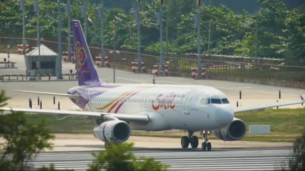 Sourire thaïlandais Airbus A320 circulation — Video