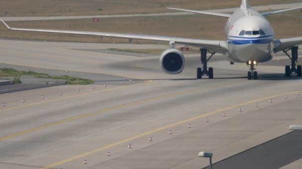 Air China Airbus A330 rodaje — Vídeos de Stock