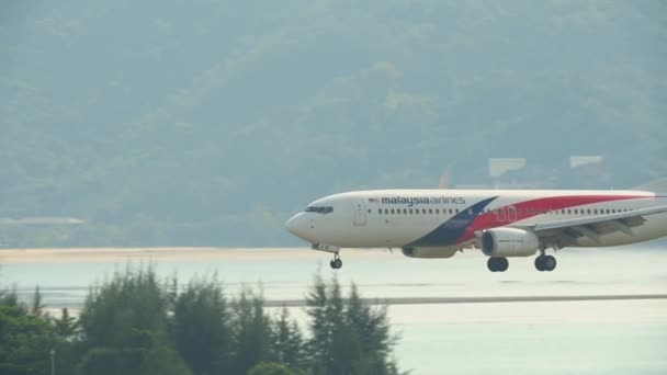 Avión Boeing 737 aterrizaje — Vídeos de Stock