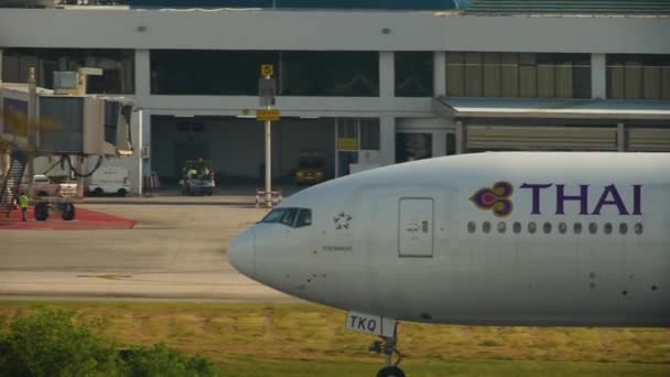 Letadlo před odletem zrychlí — Stock video