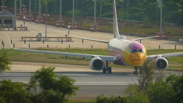 Avión gire pista antes de la salida — Vídeos de Stock