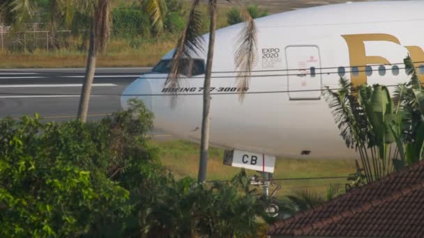 Avión en rodaje después del aterrizaje — Vídeos de Stock