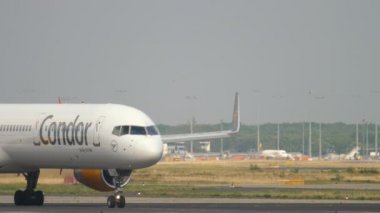 Condor Boeing 757 Taksilemek