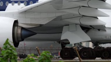 Geniş gövdeli uçak başlangıç konumunda