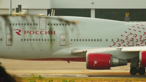 Avión en rodaje antes de la salida — Vídeos de Stock