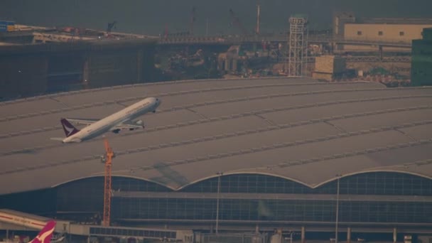 हवाई दृश्य चेक लैप कोक अंतर्राष्ट्रीय हवाई अड्डे, हांगकांग — स्टॉक वीडियो