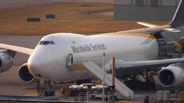 Airfreighter near cargo terminal — Stock Photo, Image