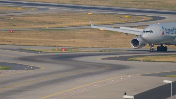 American Airlines Airbus A330 pojíždění — Stock video