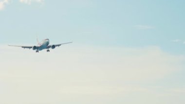 Uçak Boeing 737 açılış