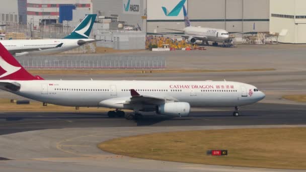 Αναχώρηση αεροπλάνου από το Διεθνές Αεροδρόμιο του Χονγκ Κονγκ — Αρχείο Βίντεο