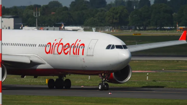 Airberlin Airbus 330 kołowanie — Zdjęcie stockowe