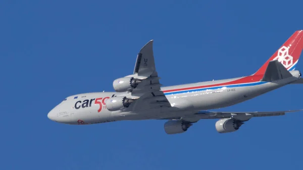 Cargolux Boeing 747 approaching — Stock Photo, Image