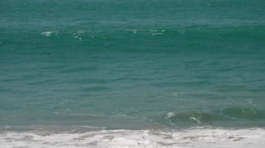 Turkuaz dalgalar, ağır çekim