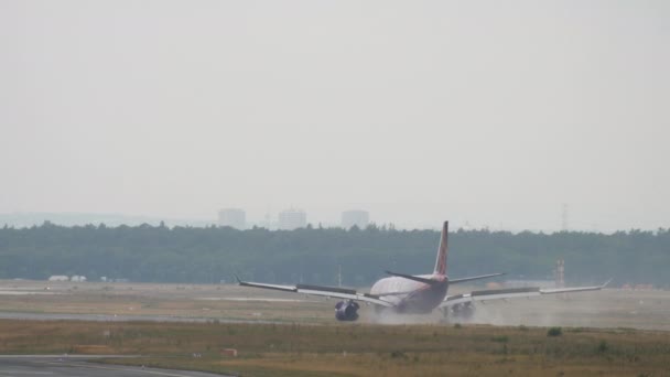 Avión aterrizando en Frankfurt — Vídeos de Stock