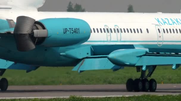 Kazakistan Tupolev 154 atterraggio — Video Stock