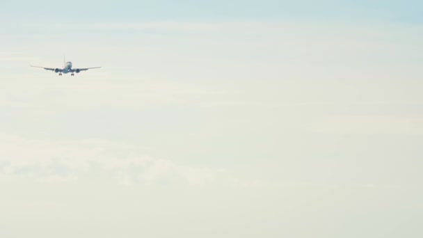 喷气式飞机接近海面 — 图库视频影像
