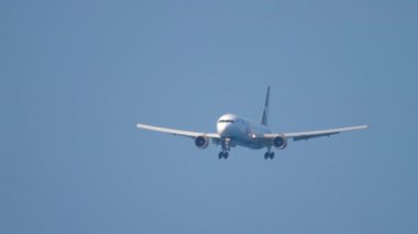 Azur Air Ukrayna Boeing 767 inişi