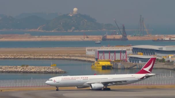 Départ de l'aéroport international de Hong Kong — Video