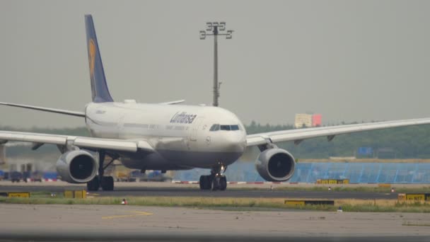 Airbus A330 in taxi prima della partenza — Video Stock