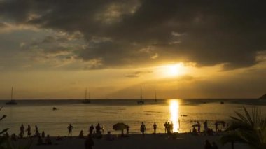 Phuket 'te gün batımı manzarası