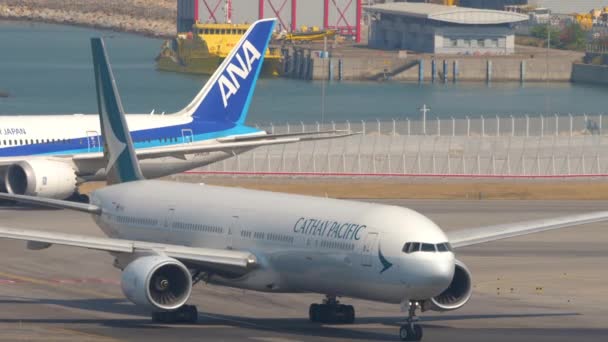 Trafic pe Aeroportul Internațional din Hong Kong — Videoclip de stoc