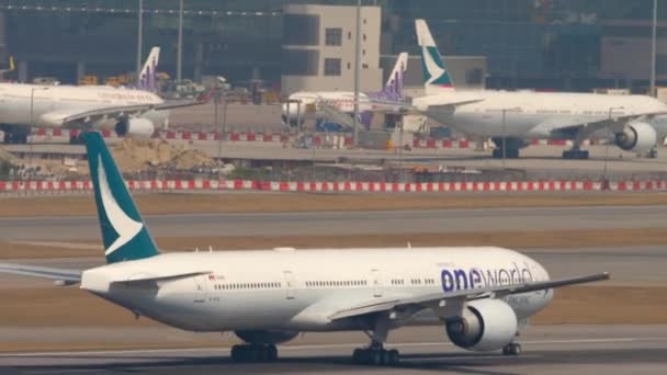 Airplane departure from International Airport, Hong Kong — Stock Video