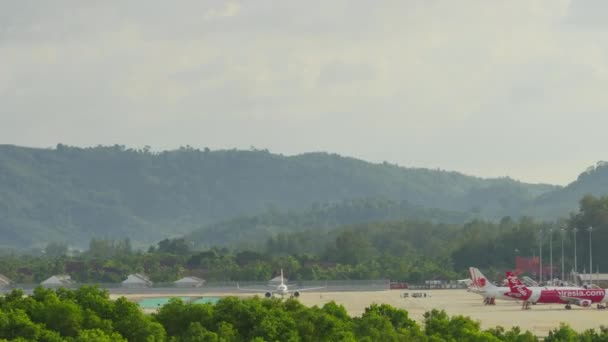 Phuket nemzetközi repülőtér, időeltolódás — Stock videók