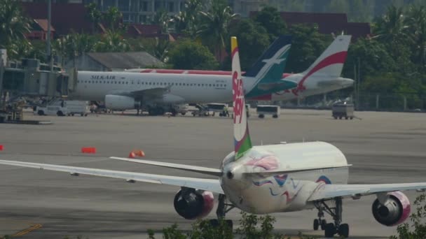 Boeing 767 pojíždění po přistání — Stock video