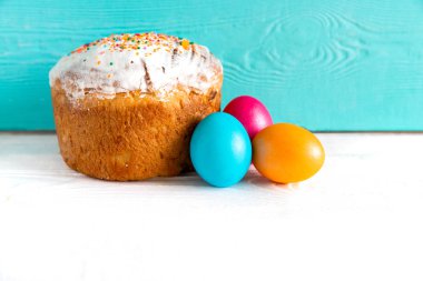 Parlak Mavi Arkaplanda Turtalı Paskalya Yumurtaları. Paskalya. Boşluğu Kopyala