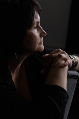 Yetişkin Kadın 'ın Yakın Portresi. Boşluğu Kopyala