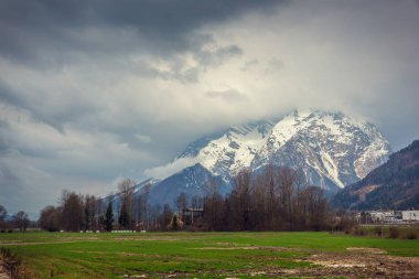 Fırtınalı bulutlar Alps