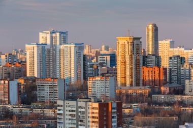 Yeakaterinburg, Rusya'nın akşam görünümü