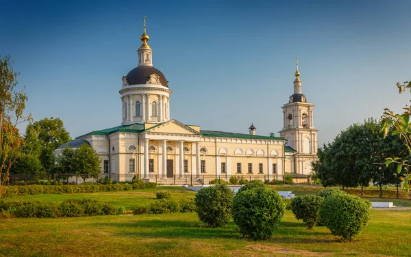 Iglesia Arcángel Miguel, siglo XVIII, Kolomna, Rusia — Foto de Stock